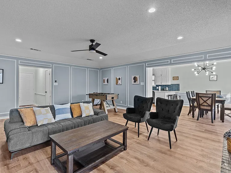 7628 Hunt Dr — Photo 3