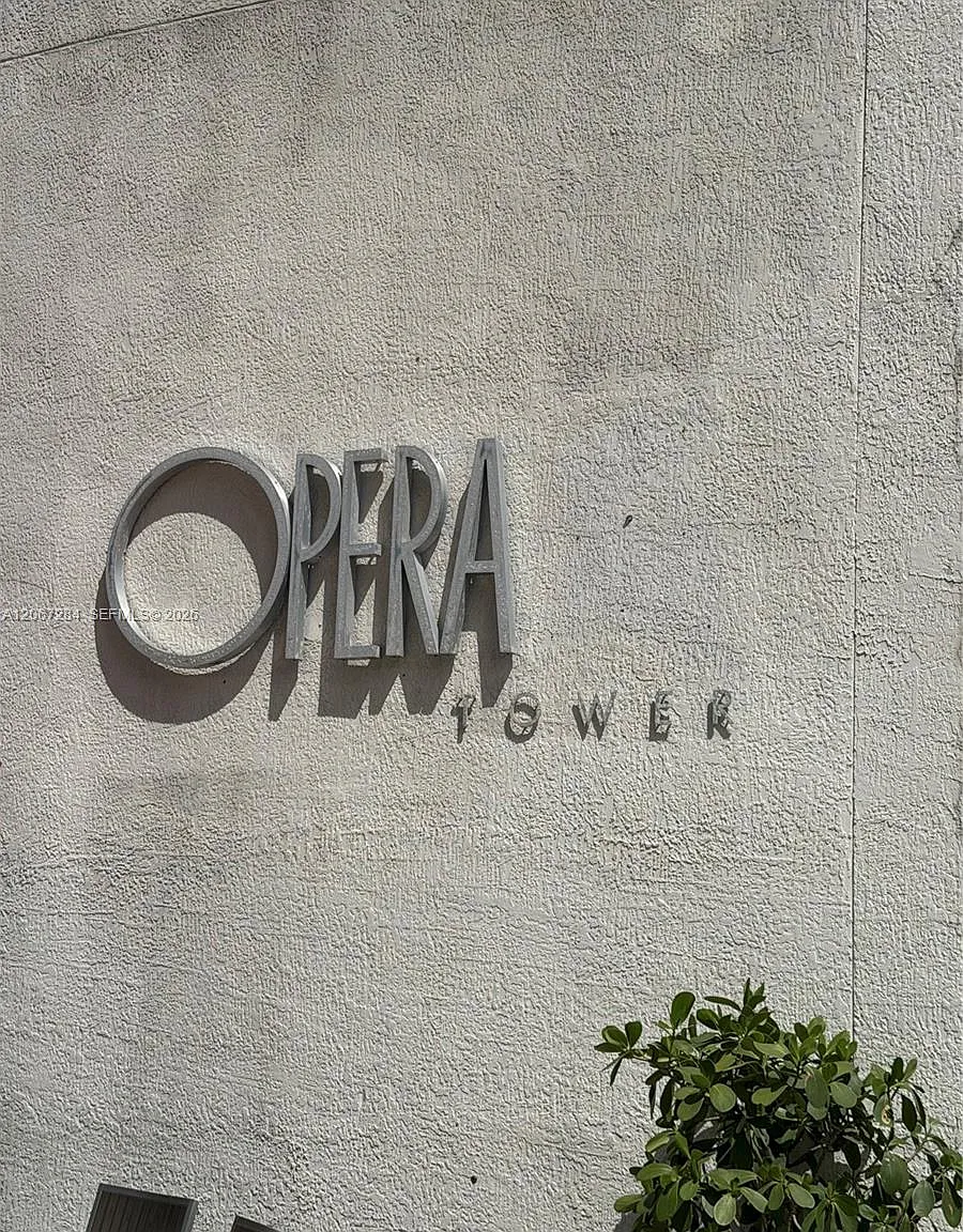 Opera Tower Condo — Photo 1