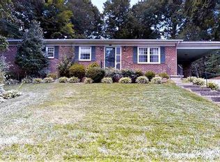 1587 16th Avenue Cir NW, Hickory, NC 28601