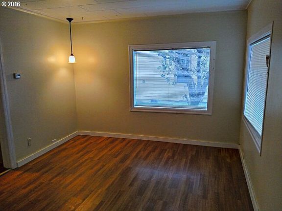 4th image of 148 Malcolm St