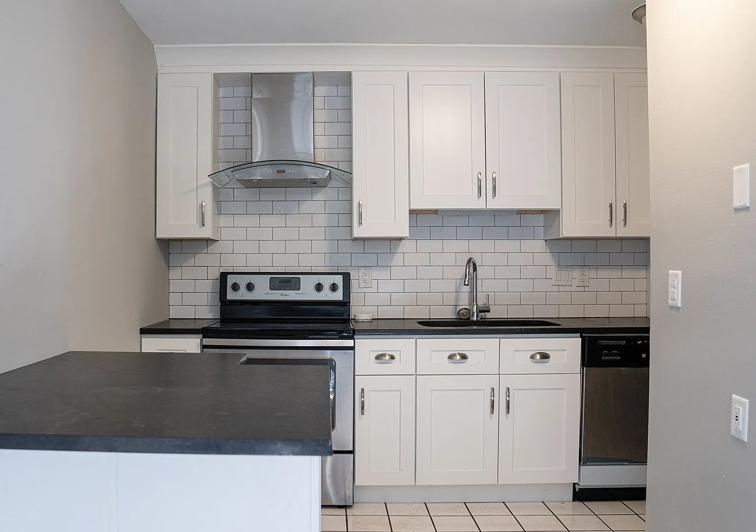 (27) 195 E. 16th Avenue — Photo 1