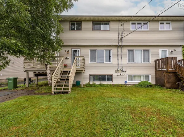 3 Osborne Ave, Dartmouth, NS B2W 1H7
