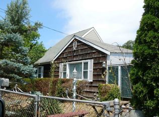 538 Riverleigh Ave, Riverhead, NY 11901