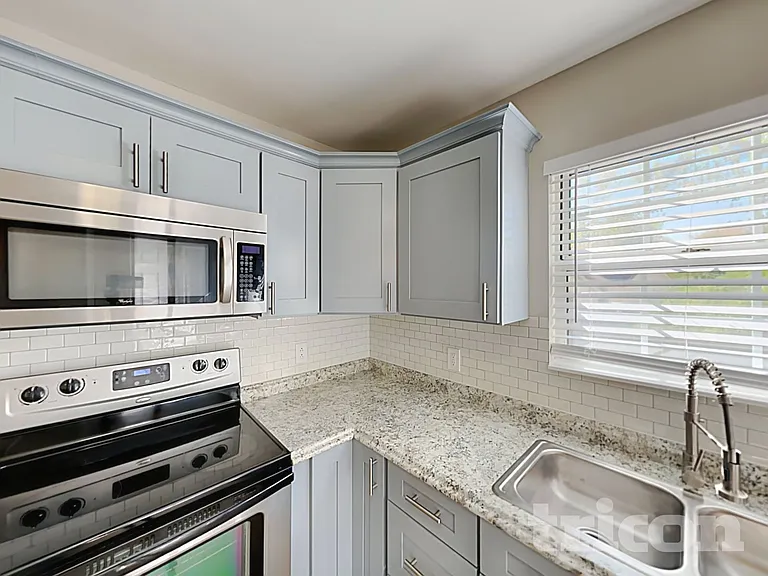 1608 Robards Way — Photo 4