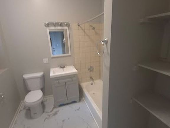 4th image of 201 N Laramie Ave APT 2
