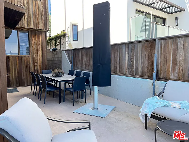 24150 Malibu Rd — Photo 17