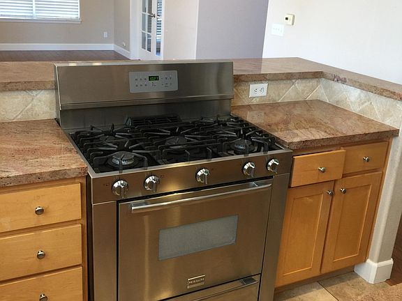 3rd image of 101 Caledonian Ct
