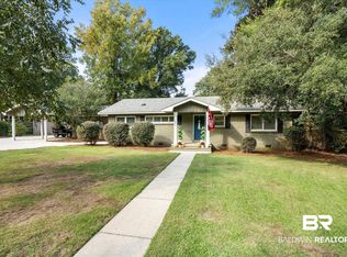 401 Camellia Ct, Fairhope, AL 36532