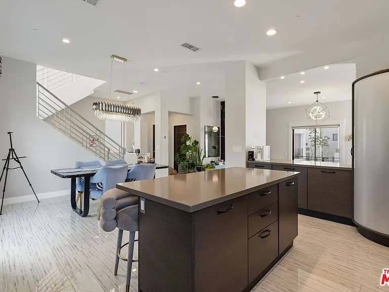 12911 Bluff Creek Dr — Photo 14