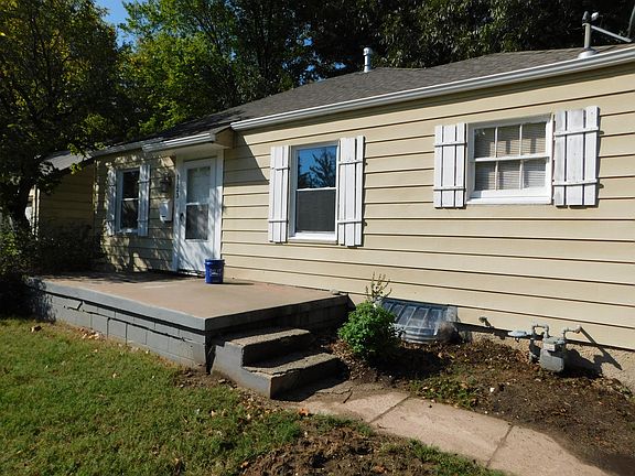 2nd image of 1123 N Dellrose Ave