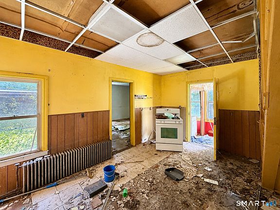 3rd image of 1448 Torringford Street
