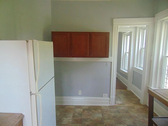 5th image of 3401 Wyandotte St