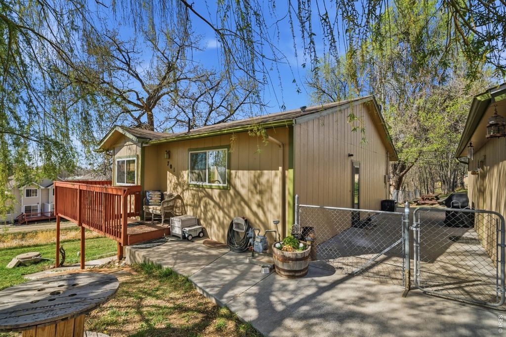 701 N Taft Ave