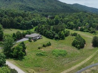 White Tail Dr, Roanoke, VA 24012