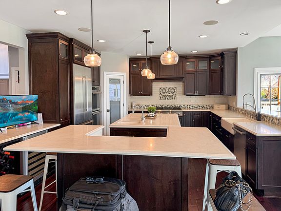 5th image of 4324 Winterberry Ave