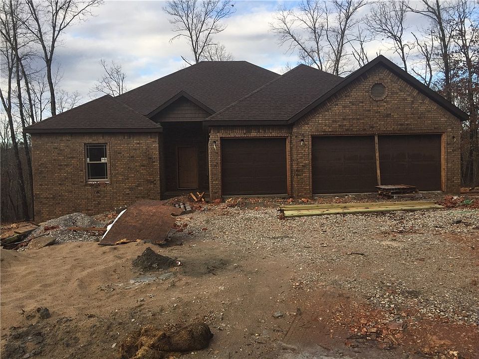 1st image of 16 Ravenglass Ln
