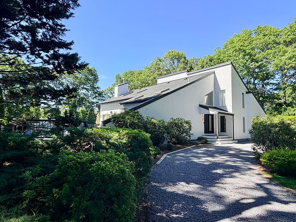 1st image of 7 Midhampton Ct
