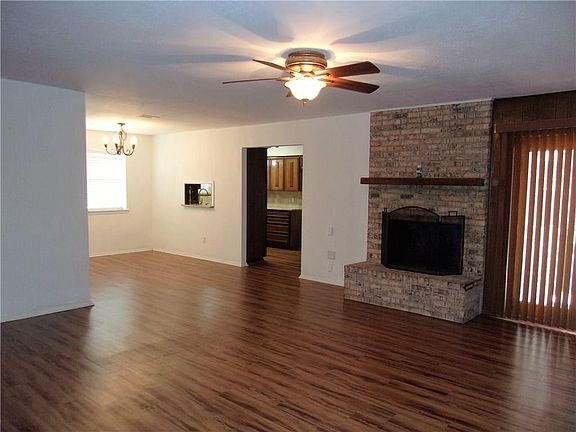 5th image of 3917 Glenbrook Dr