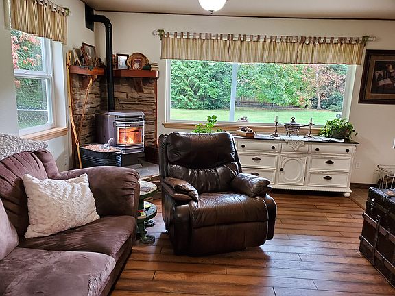 4th image of 5560 Lake Earl Dr