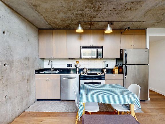 3rd image of 855 Folsom St APT 330