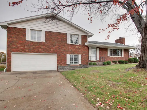 2649 Hillside Dr, Quincy, IL 62301