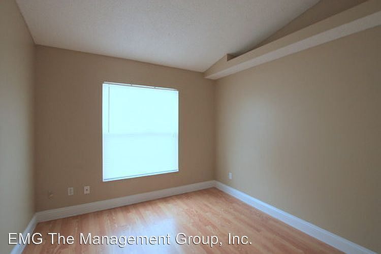 2nd image of 1041 Hamlet Dr
