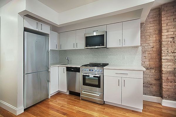2nd image of 102 W 137th St #2