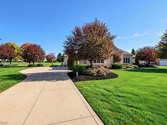 3rd image of 6569 Aberdeen Ln