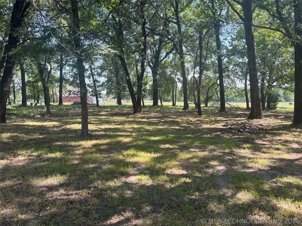 4189 Meadowood Rd, Eufaula, OK 74432
