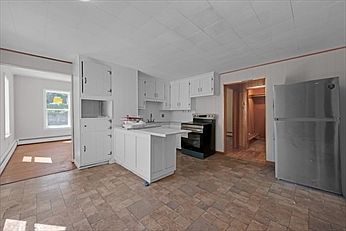 2nd image of 47 Morris St #1