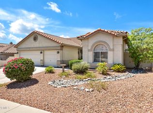 903 E Hiddenview Dr, Phoenix, AZ 85048