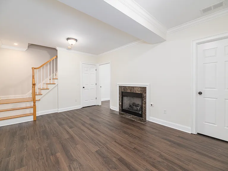 41 Harold St #B — Photo 16