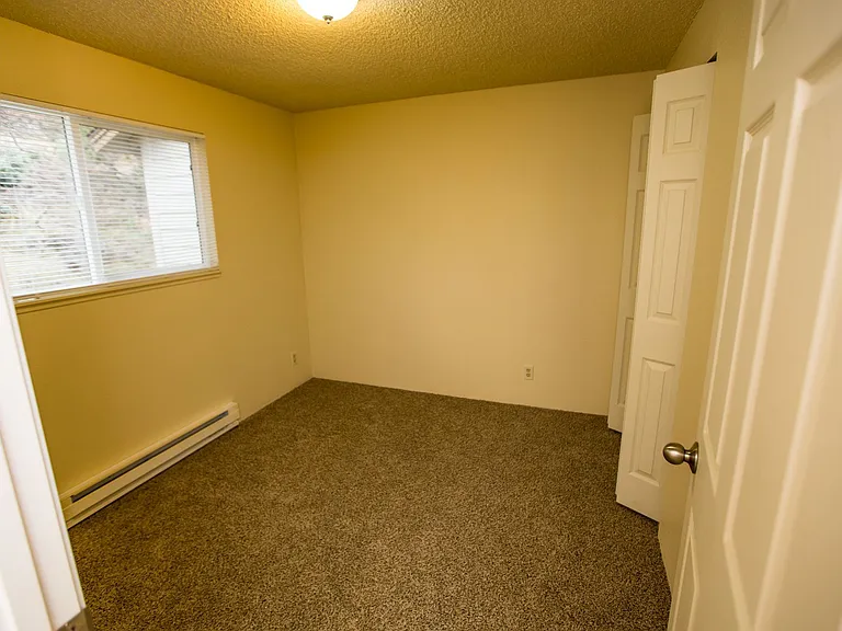 1837 NE Purcell Blvd — Photo 6