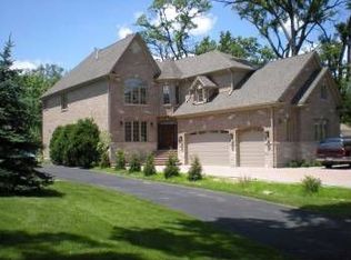 4416 Roslyn Rd, Downers Grove, IL 60515