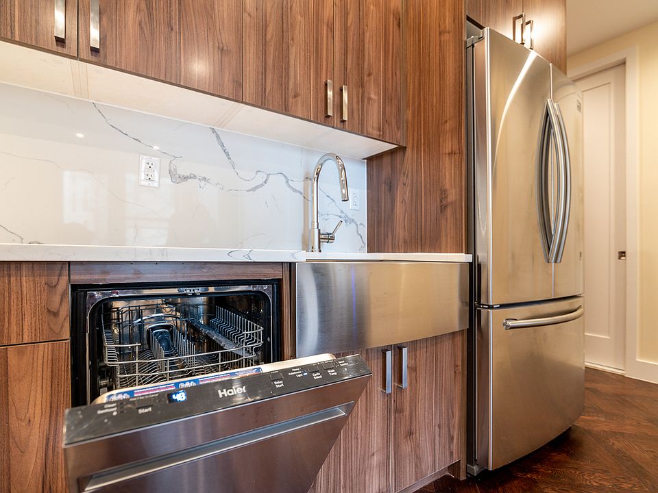 1st image of 921 Washington Ave #513