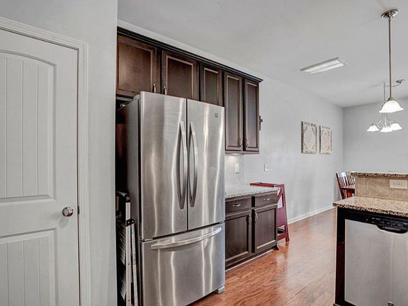 5th image of 224 Beaconwood Ln