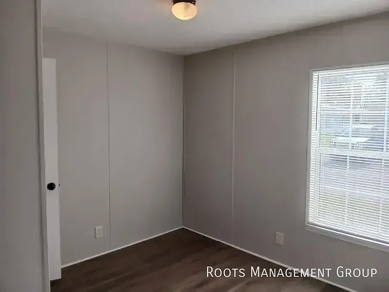 48 Oak St #48 — Photo 7