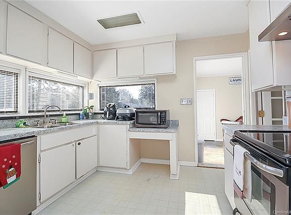 5th image of 1602 Fairfield Dr #9