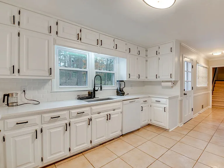 2093 Breconridge Dr SW — Photo 4