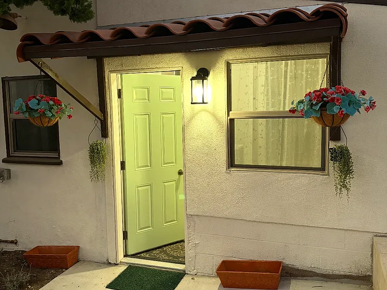 10642 Mountair Ave — Photo 2