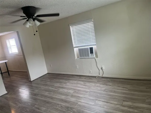 414 Jackson Ave, Bacliff, TX 77518
