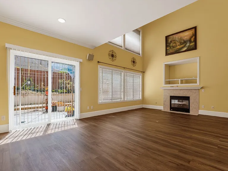 10009 Kika Ct — Photo 5