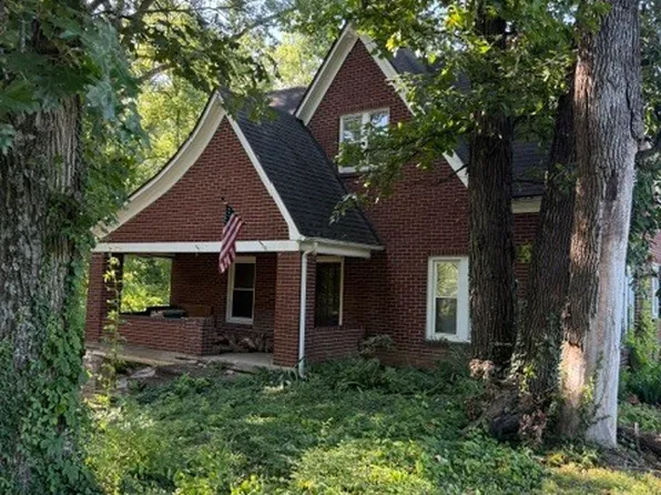 5685 Darwin Rd, West Terre Haute, IN 47885