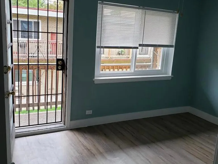 7830 S South Shore Dr #6 — Photo 7