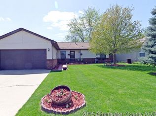 1032 Pinecrest Dr, Rantoul, IL 61866