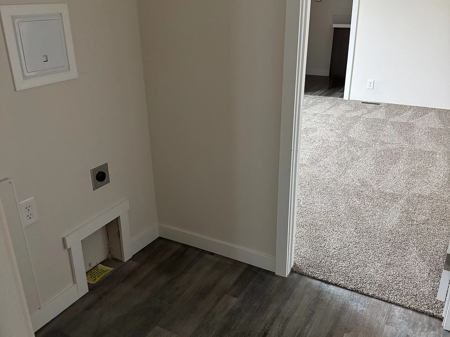 700 W Unity Loop — Photo 4