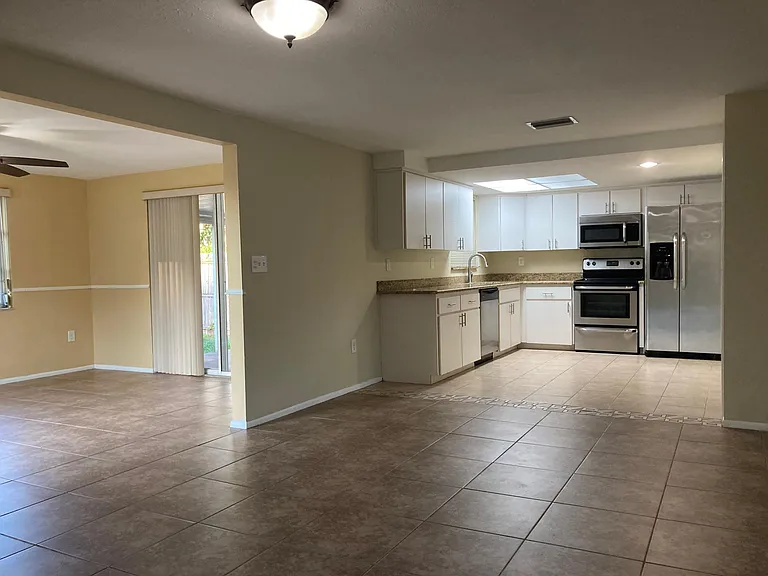 7010 Oakshire Dr — Photo 9