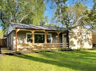 48 N Pleasant Rd, Lake Zurich, IL 60047