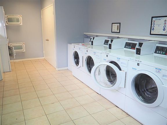 4th image of 3456 Castle Glen Dr Unit 274