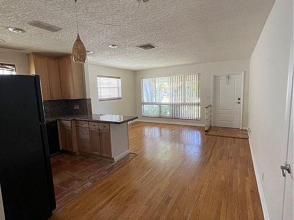 2nd image of 5021 NE 22nd Avenue